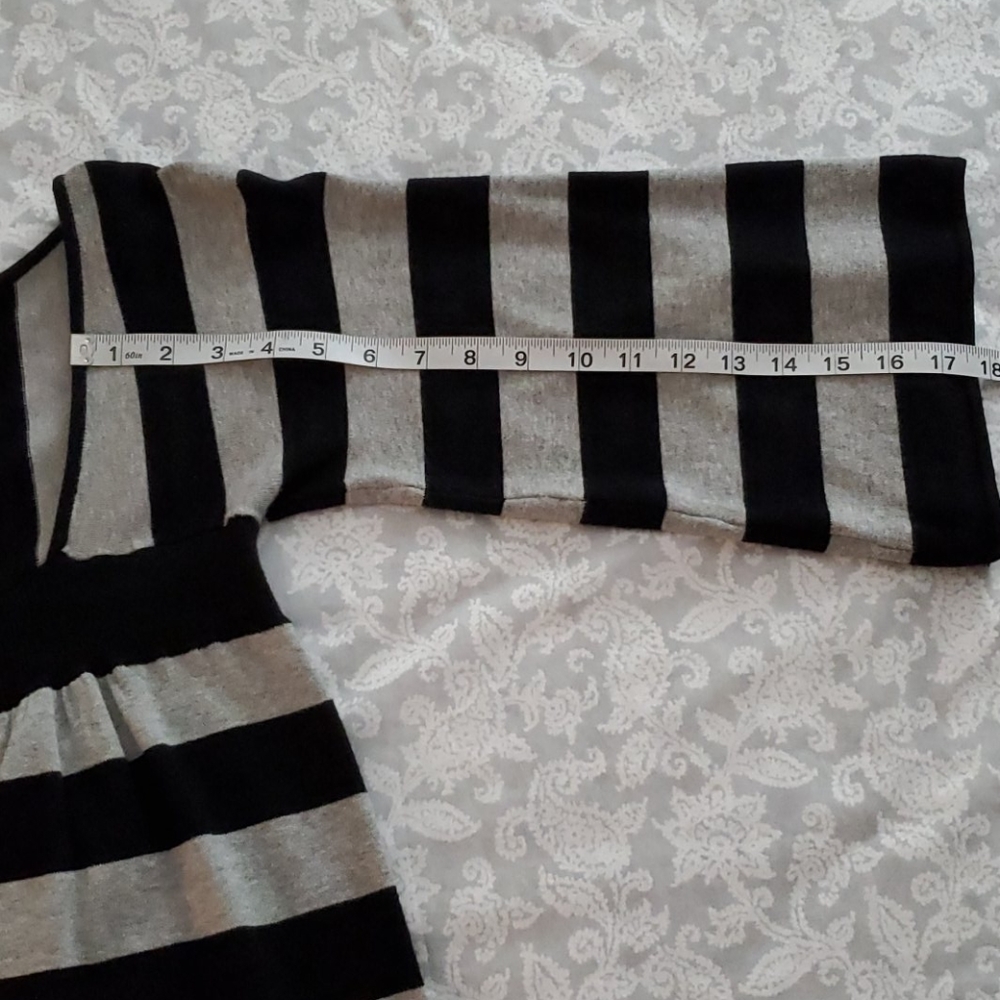 Dress - Picture 8 of 10
